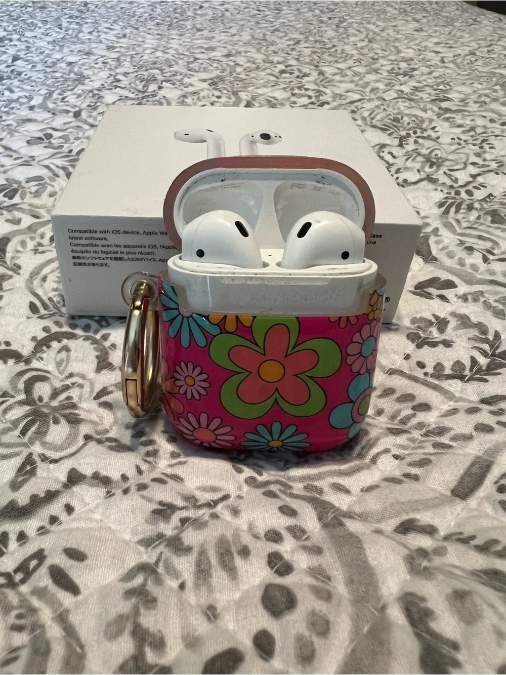 Apple White AirPods with Lightning Charging Case